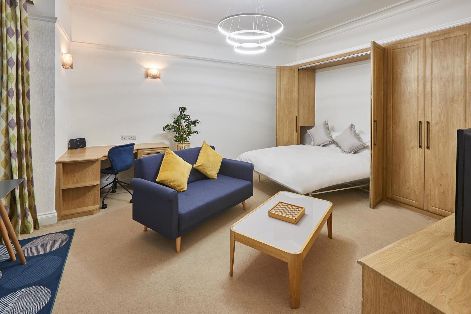 Host & Stay - Thamesview Staines-upon-Thames Екстериор снимка