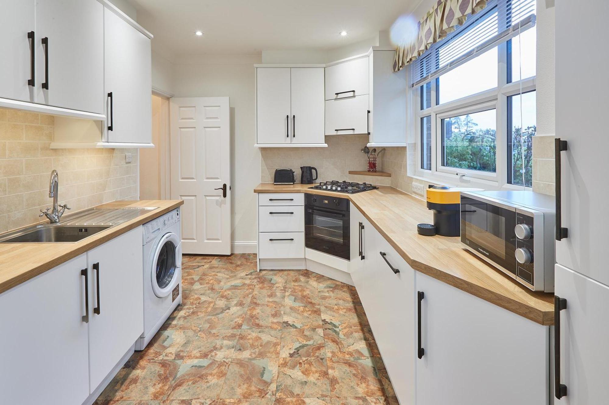 Host & Stay - Thamesview Staines-upon-Thames Екстериор снимка