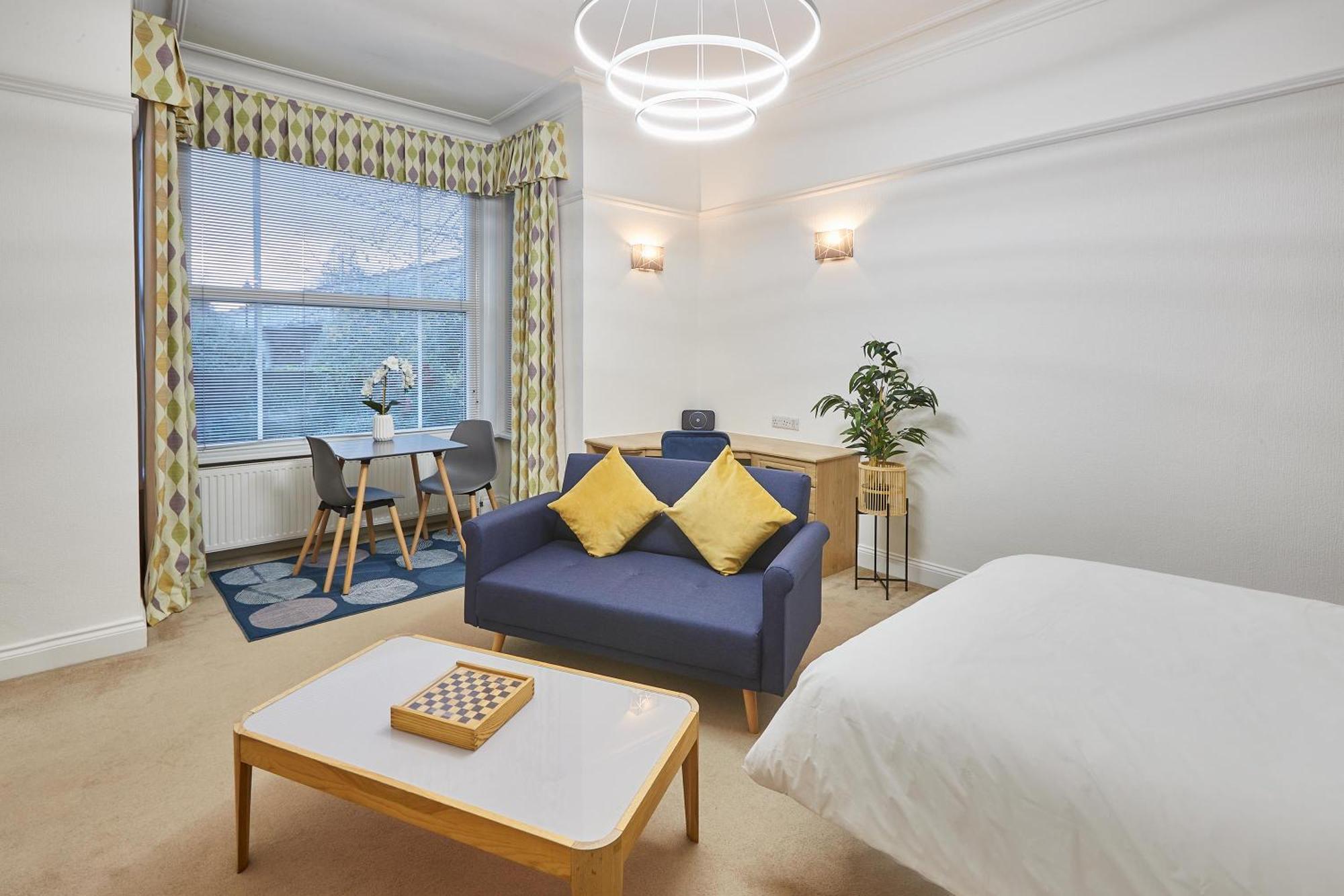 Host & Stay - Thamesview Staines-upon-Thames Екстериор снимка